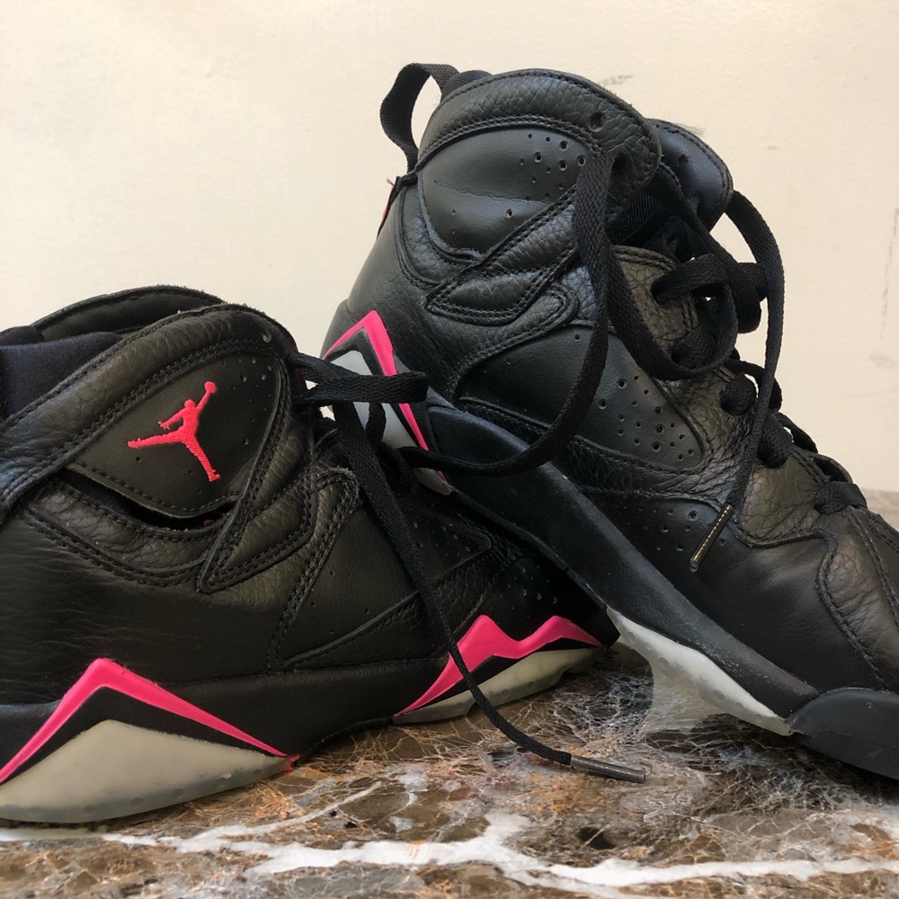 Jordan 7 Retro Black Hyper Pink